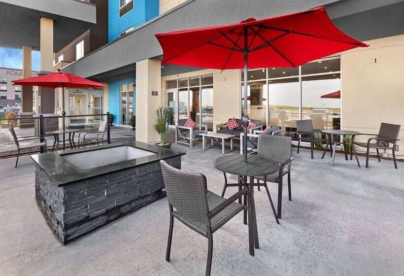 Отель Towneplace Suites By Marriott Edmonton Sherwood Park