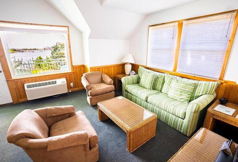 ホテル The Ocracoke Harbor Inn