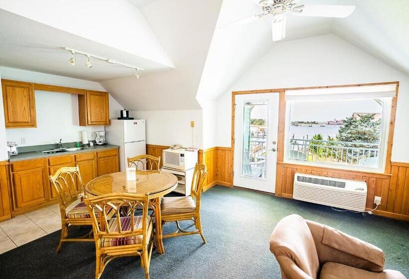 ホテル The Ocracoke Harbor Inn