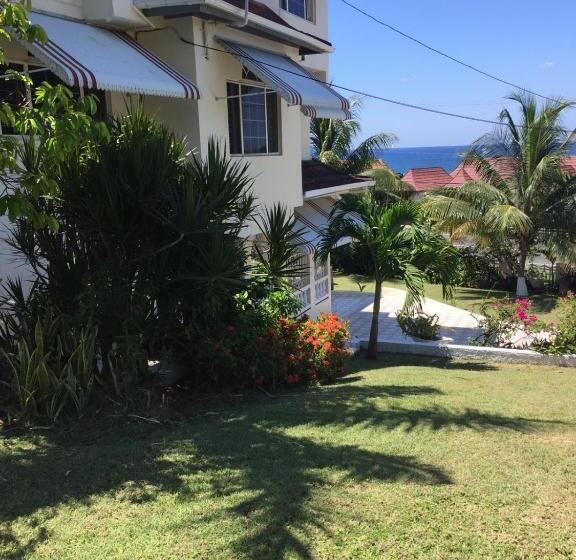 پانسیون Goldenview Guesthouse Ocho Rios