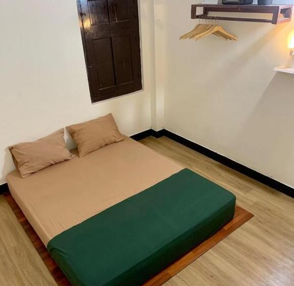 Good Feeling Hostel