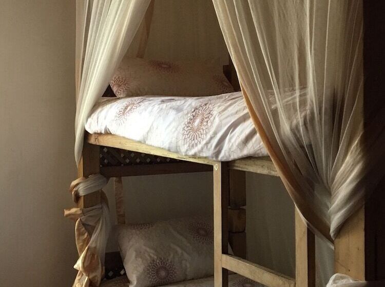 Footprints Hostel
