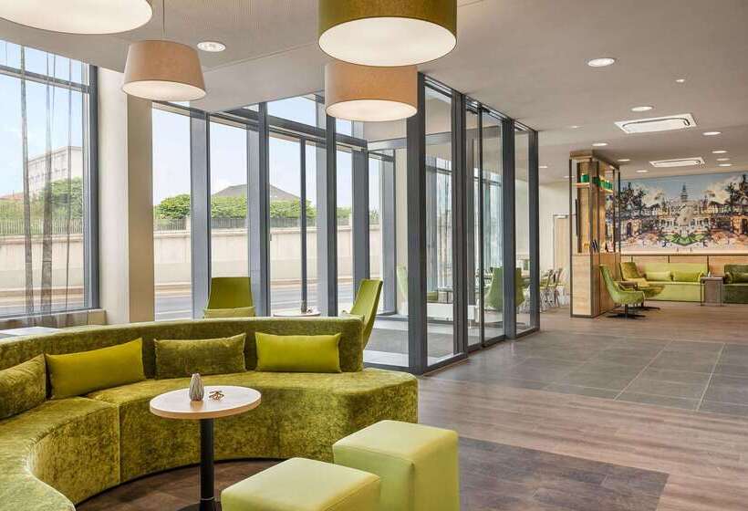 هتل Super 8 By Wyndham Dresden