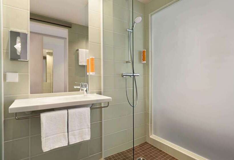 هتل Super 8 By Wyndham Dresden