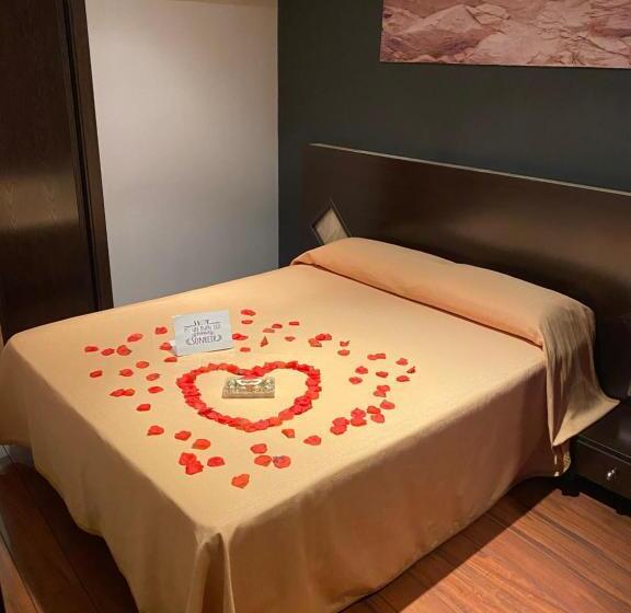 بنسيون Hostal Royal Almorox