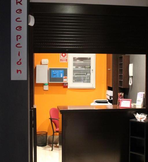 بنسيون Hostal Royal Almorox