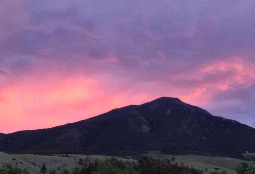 فندق صغير Inn On The Beartooth B&b