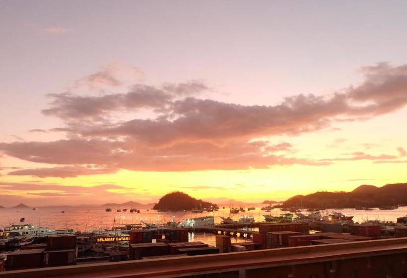 تختخواب و صبحانه Sky Bajo Hostel