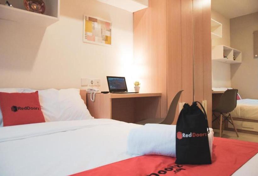 پانسیون Reddoorz Plus Syariah Near Manggarai Station 3