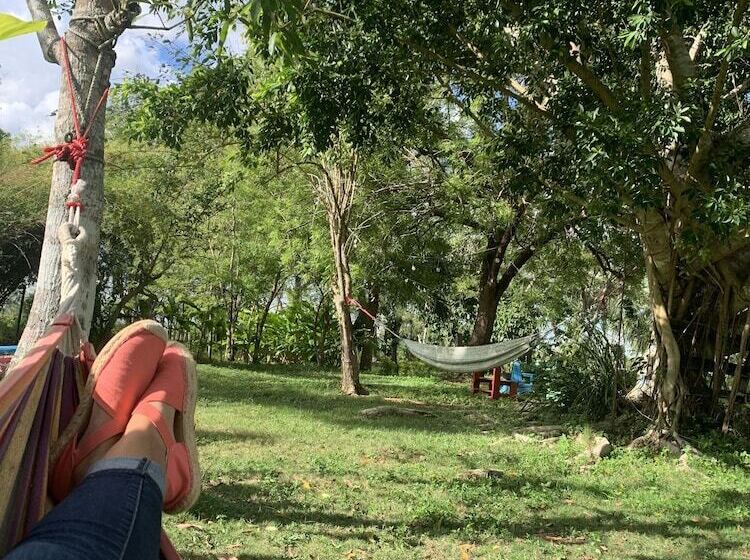 تختخواب و صبحانه Campito Loving