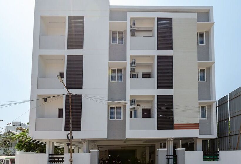 Super Hotel O Valasaravakkam Near Chandra Metro Mall