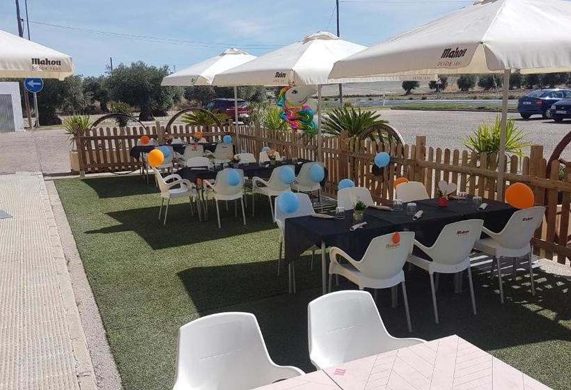 פנסיון Hostal Los Batallones