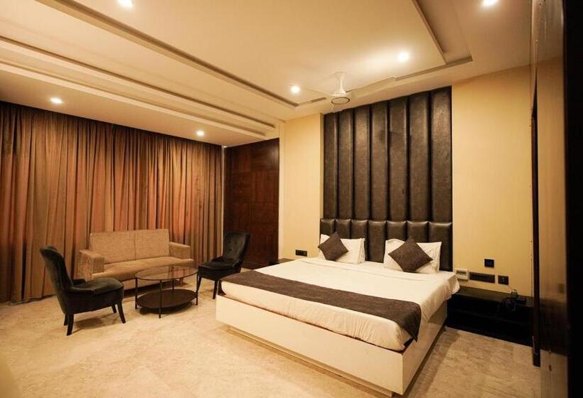 酒店 Cliff Embassy Banquet And Suites