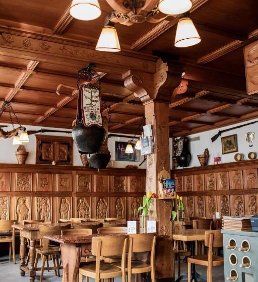 فندق Café Tivoli