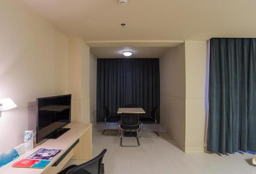 ホテル Jinjiang Inn Wulanchabu Jining Railway Station Xingfu Road