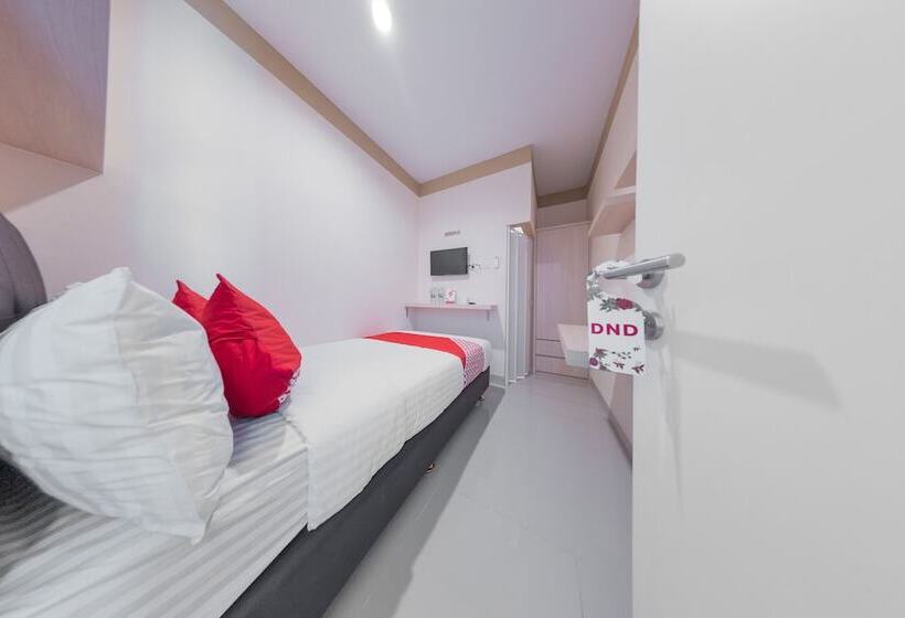 Hotel Oyo 478 Balcon Biru