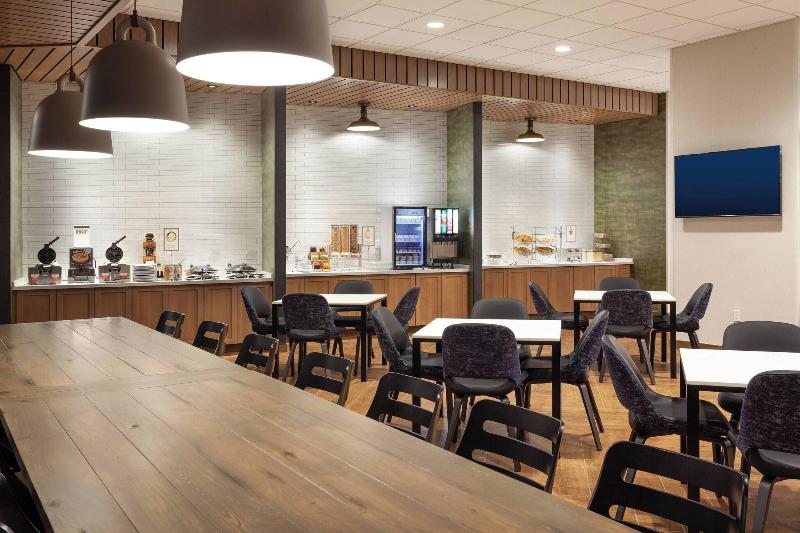 Отель Fairfield Inn & Suites By Marriott Wellington West Palm Beach