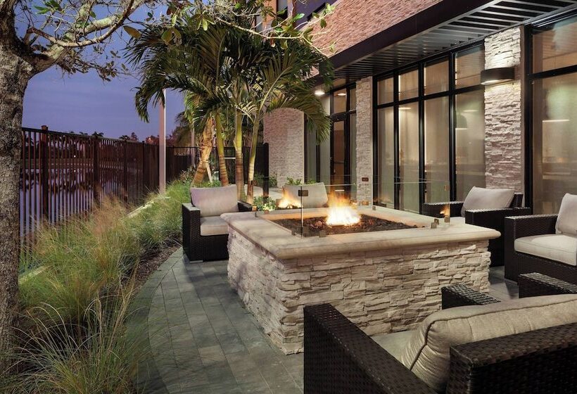 Отель Fairfield Inn & Suites By Marriott Wellington West Palm Beach