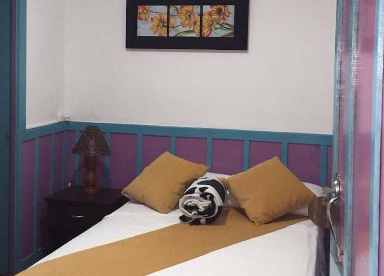 پانسیون Hostal Don Julio