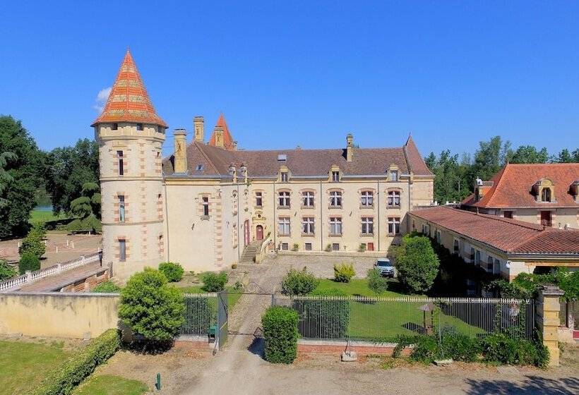 مبيت وإفطار Château De Lastours