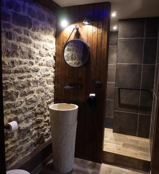 Отель Domaine De Vandenesse Et Spa