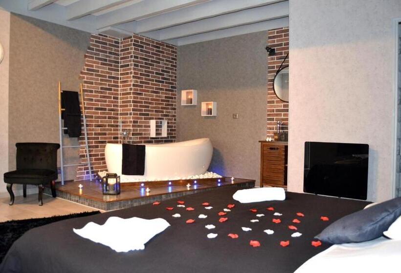 Отель Domaine De Vandenesse Et Spa