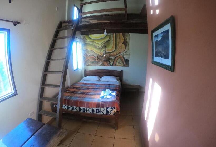 پانسیون Andoriña Hostal   Bed & Breakfast