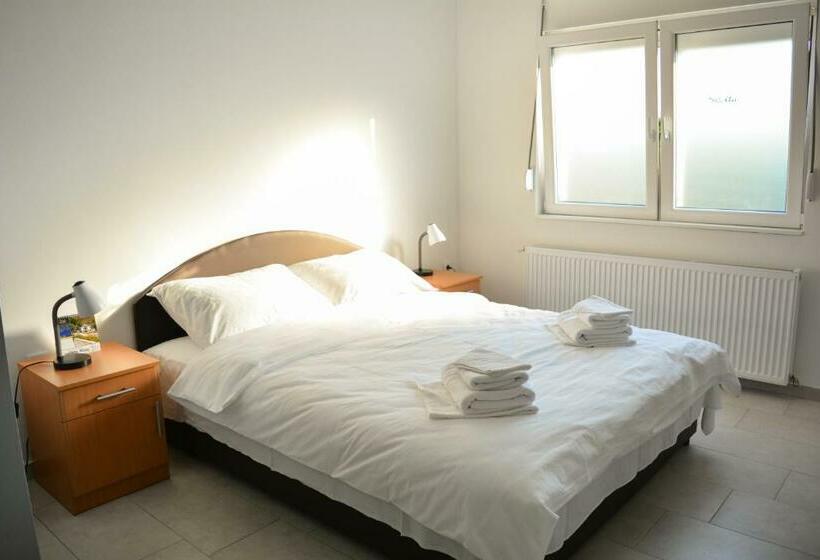 پانسیون Deltix Apartments