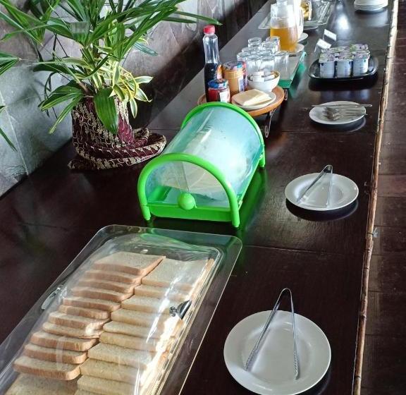 אתר נופש Froggies Divers Lembeh