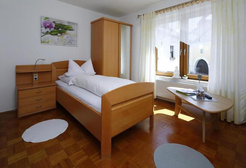 Общежитие Gasthof Zur Burg