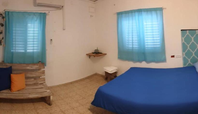 فندق صغير Juha S Guesthouse  Zarqa Bay