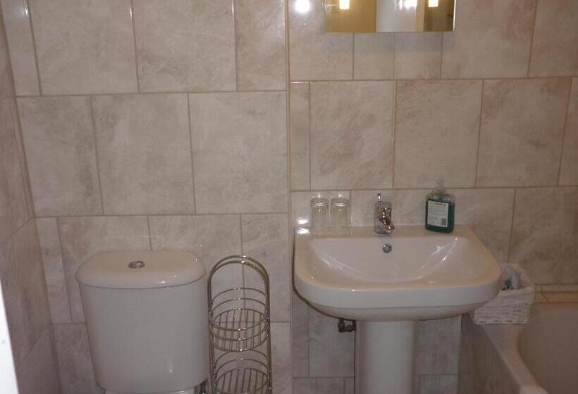 فندق صغير Longfrie Inn