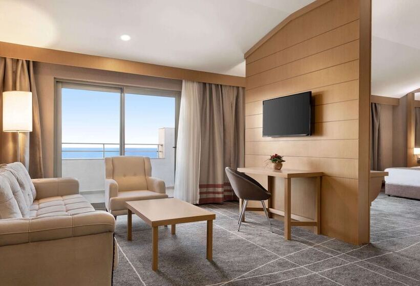 בית מלון כפרי Ramada Resort By Wyndham Unye