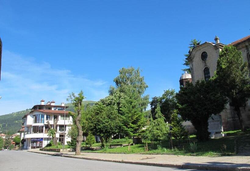 بنسيون Guest House & Bistro Lefterova