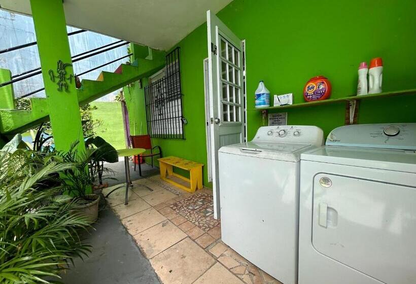 پانسیون Vieques Good Vibe Guest House