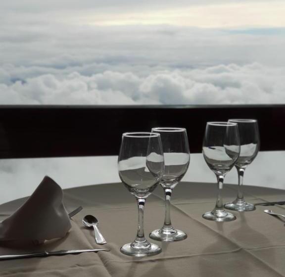 فندق صغير Santuari Mare De Déu Del Mont Restaurant Hostatgería