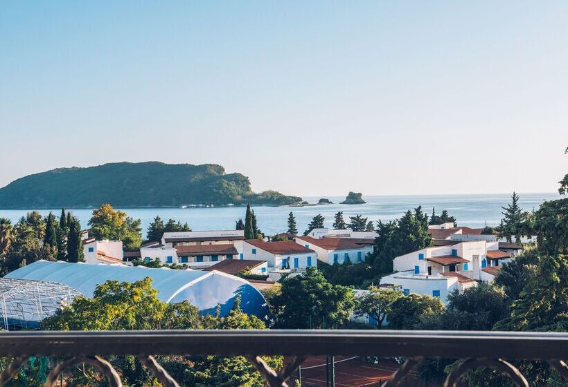 ホテル Iberostar Waves Slavija