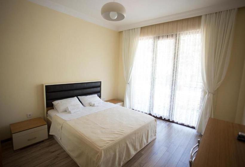 هتل Kobuleti Garden Inn