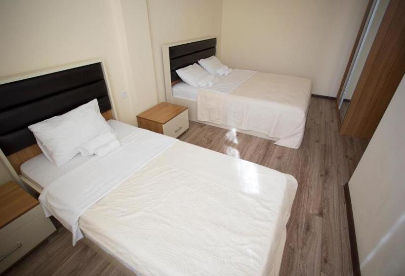 هتل Kobuleti Garden Inn