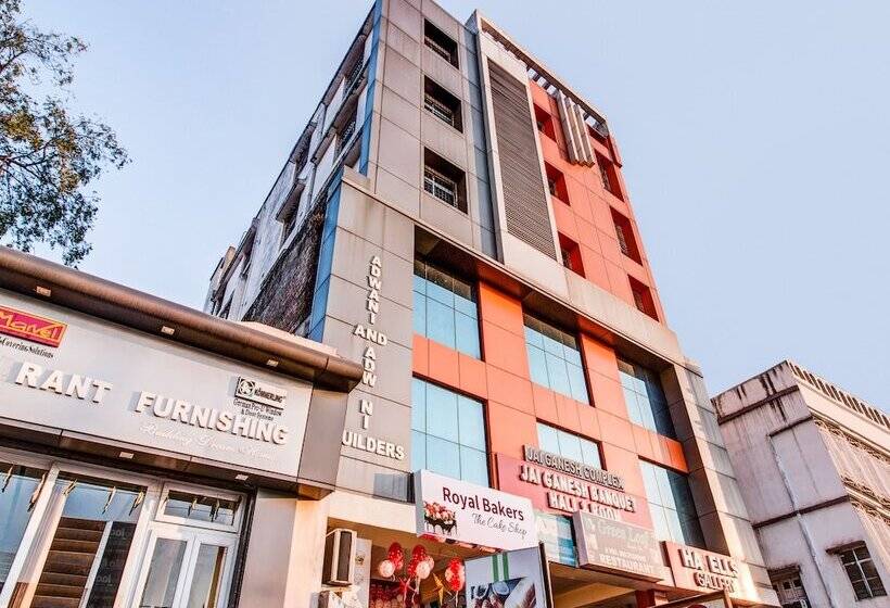 호텔 Oyo 27696 Jai Ganesh Banquet Hall & Rooms