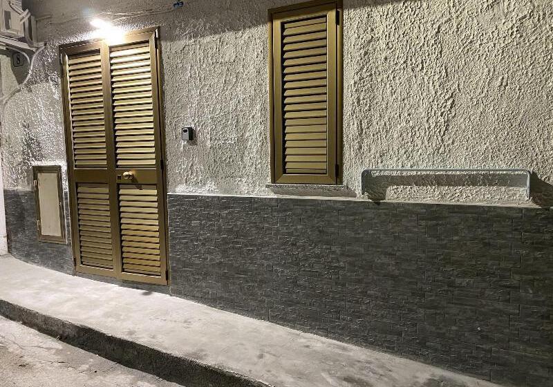 پانسیون In Centros Vicino Cefalu Selfchekin