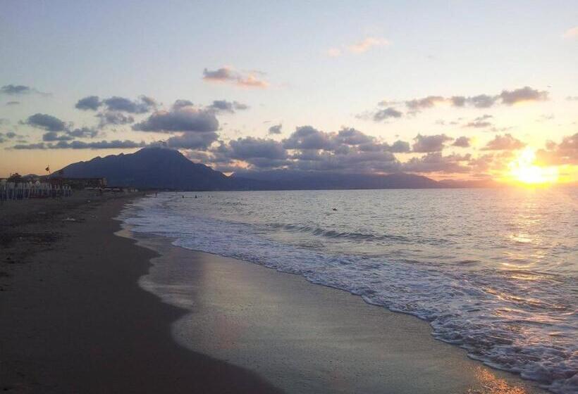پانسیون In Centros Vicino Cefalu Selfchekin