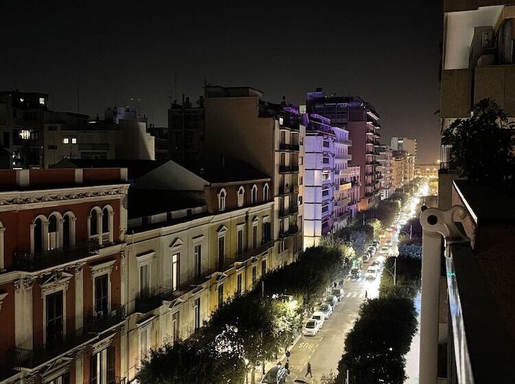 تختخواب و صبحانه Room 110 Bari  Guesthouse