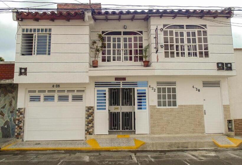 هتل Ciudad Señora Buga