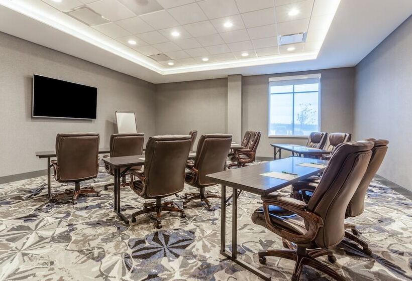 فندق Holiday Inn & Suites Cedar Falls Waterloo Event Ctr, An Ihg