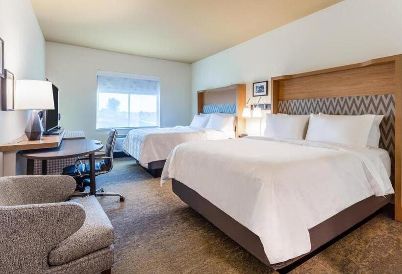 فندق Holiday Inn & Suites Cedar Falls Waterloo Event Ctr, An Ihg
