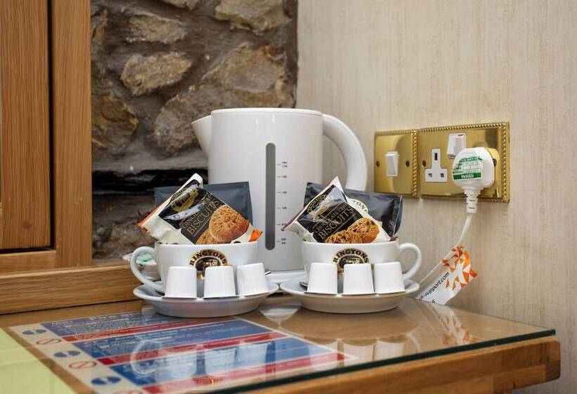 فندق The Olde Ship Inn