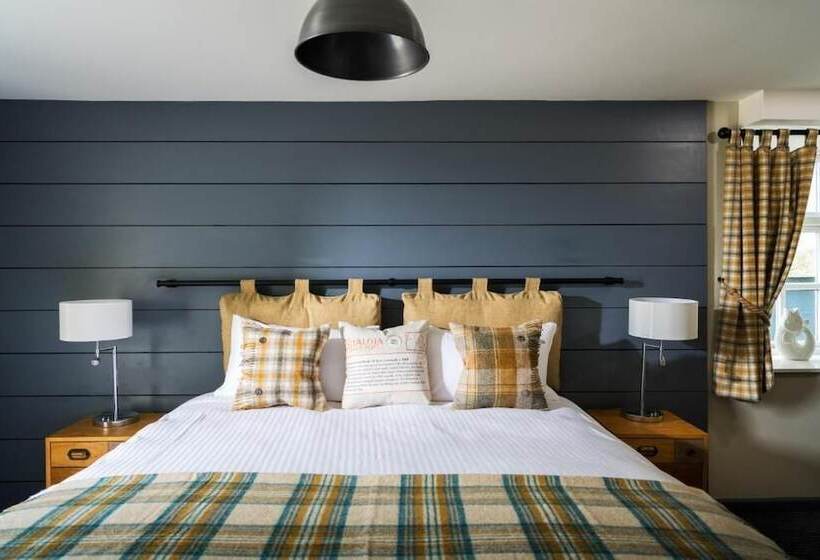 הוסטל Lifeboat Inn