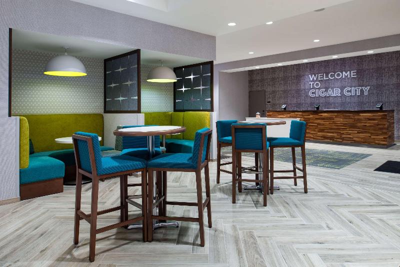 בית מלון כפרי Home2 Suites By Hilton Tampa Downtown Channel District
