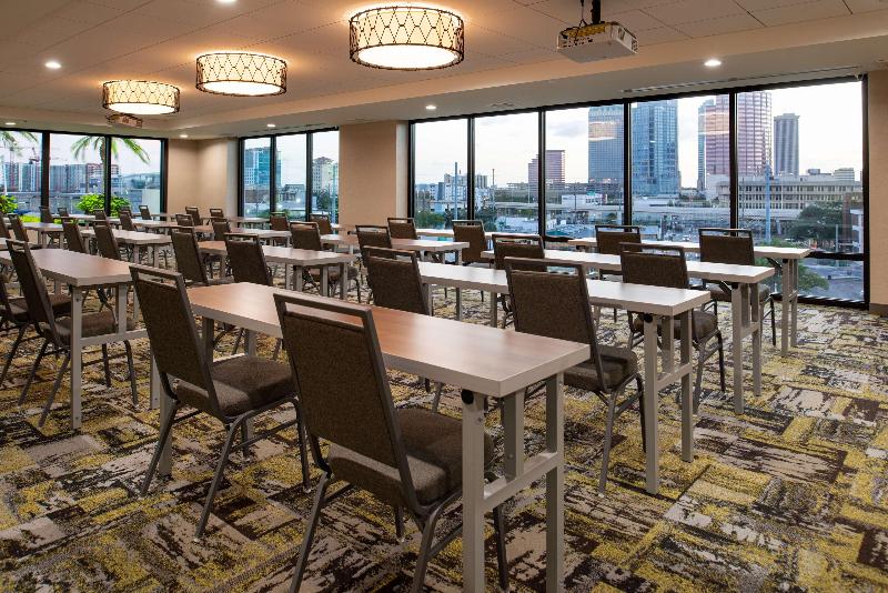 בית מלון כפרי Home2 Suites By Hilton Tampa Downtown Channel District